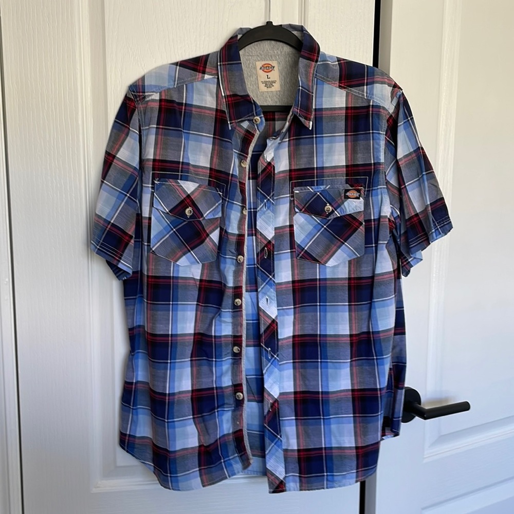 Dickies short sleeve button up, perfect condition!